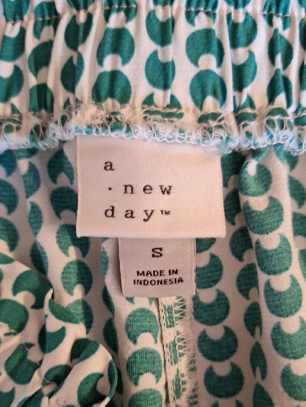 🔥 3 for $25 SALE a new day Teal & White Patterned Athletic Shorts. Size Small - Picture 6 of 8
